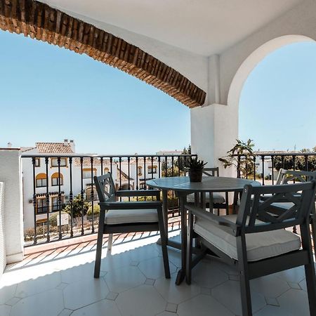 Spacious 2-Bedroom Apartment With Free Parking Sitio de Calahonda Ngoại thất bức ảnh