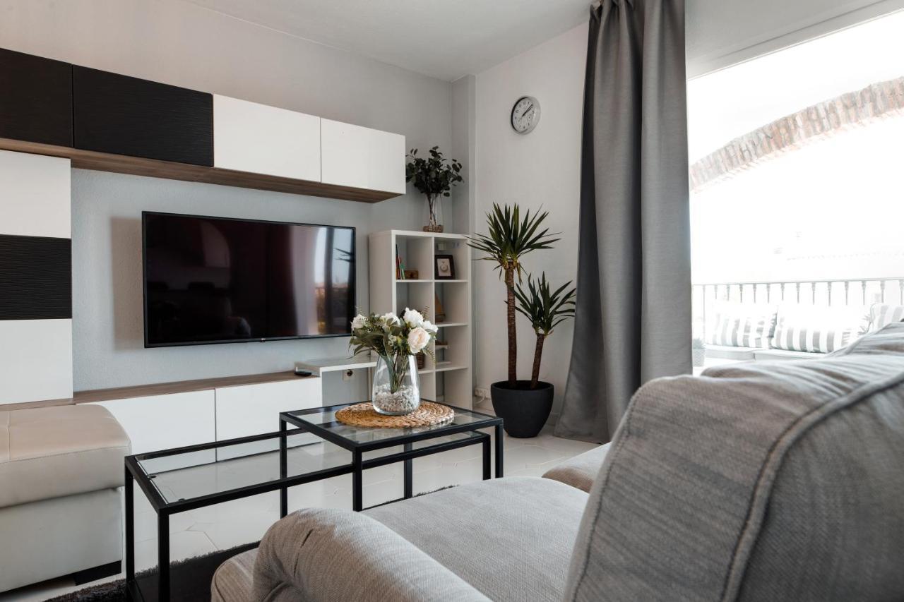 Spacious 2-Bedroom Apartment With Free Parking Sitio de Calahonda Ngoại thất bức ảnh