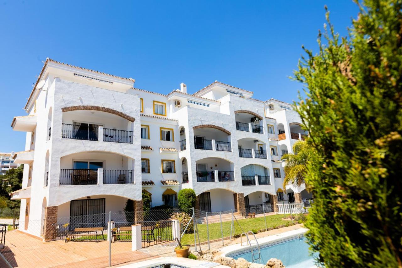 Spacious 2-Bedroom Apartment With Free Parking Sitio de Calahonda Ngoại thất bức ảnh