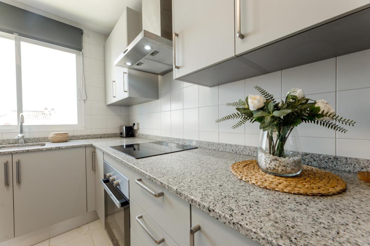 Spacious 2-Bedroom Apartment With Free Parking Sitio de Calahonda Ngoại thất bức ảnh