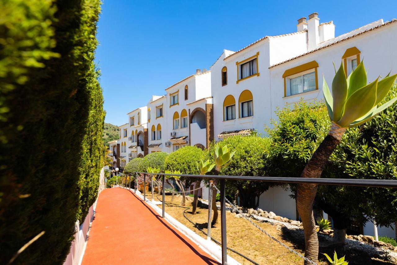 Spacious 2-Bedroom Apartment With Free Parking Sitio de Calahonda Ngoại thất bức ảnh