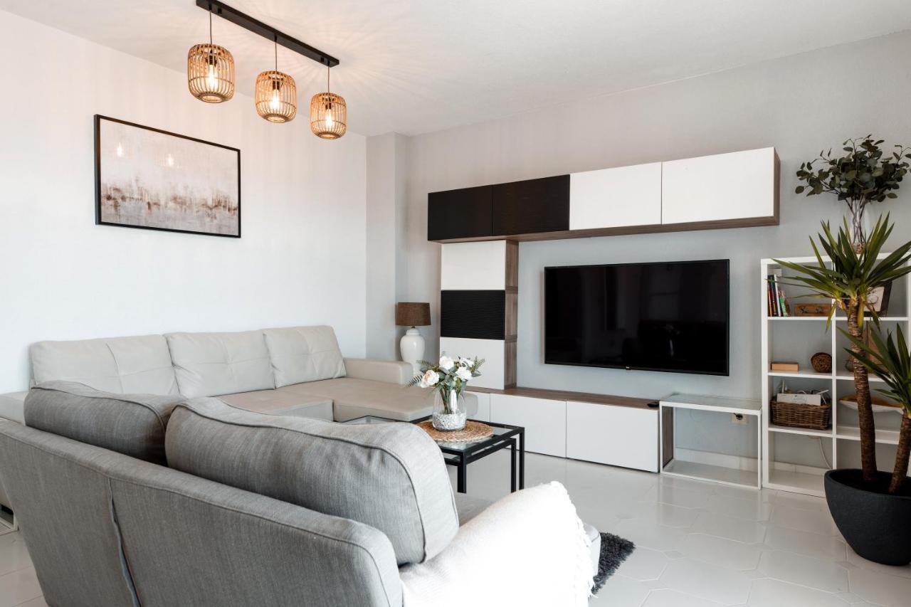 Spacious 2-Bedroom Apartment With Free Parking Sitio de Calahonda Ngoại thất bức ảnh