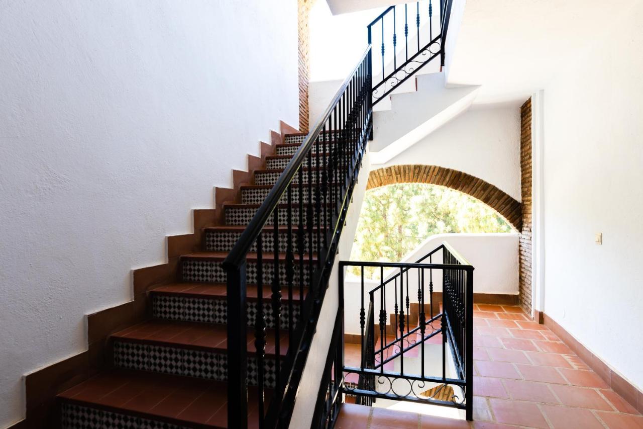 Spacious 2-Bedroom Apartment With Free Parking Sitio de Calahonda Ngoại thất bức ảnh